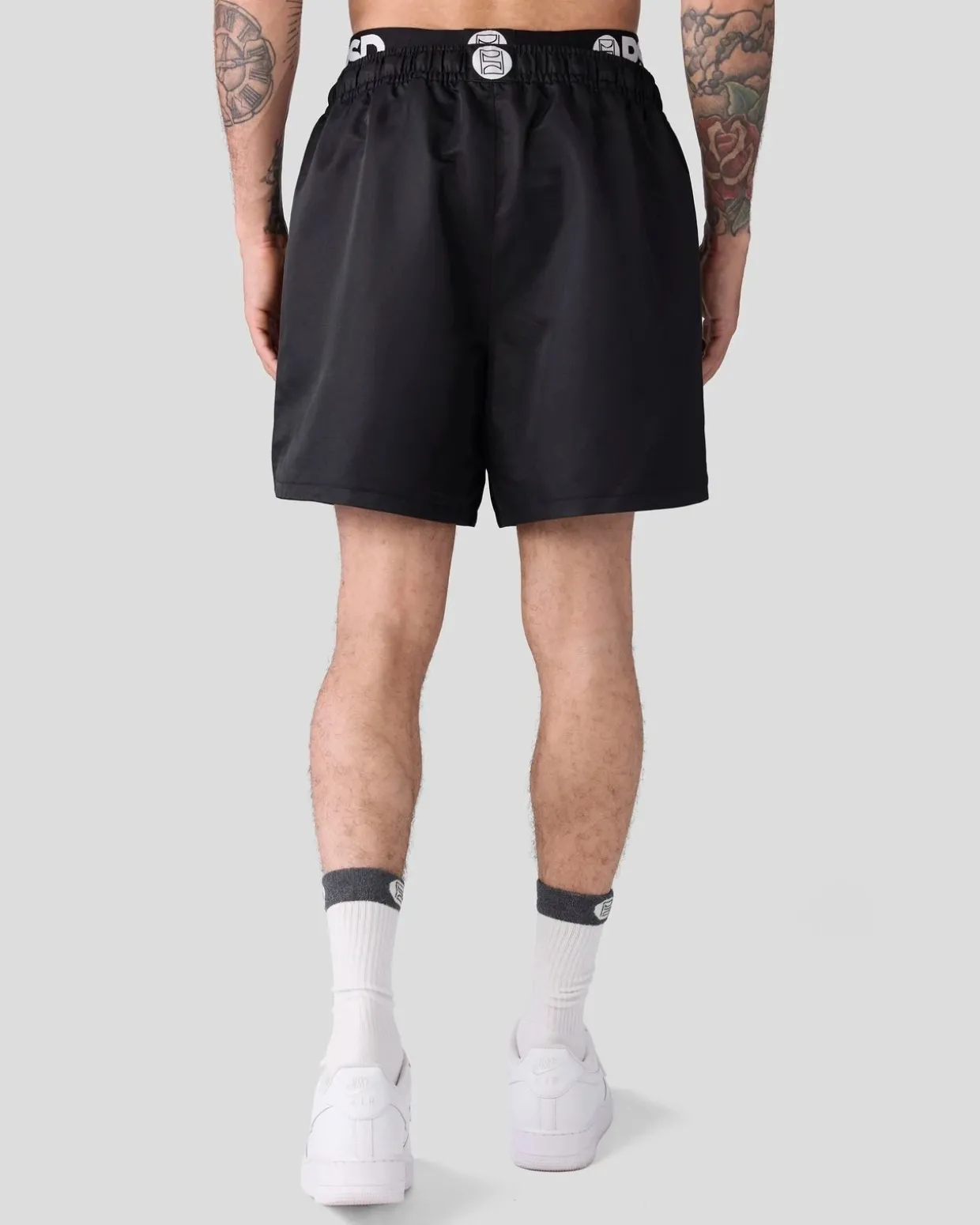Black Essential Short
